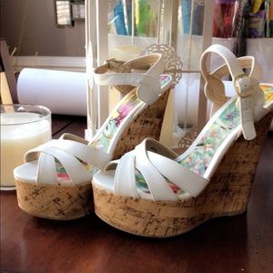WHITE CORK HEELS SUMMER TIME!!